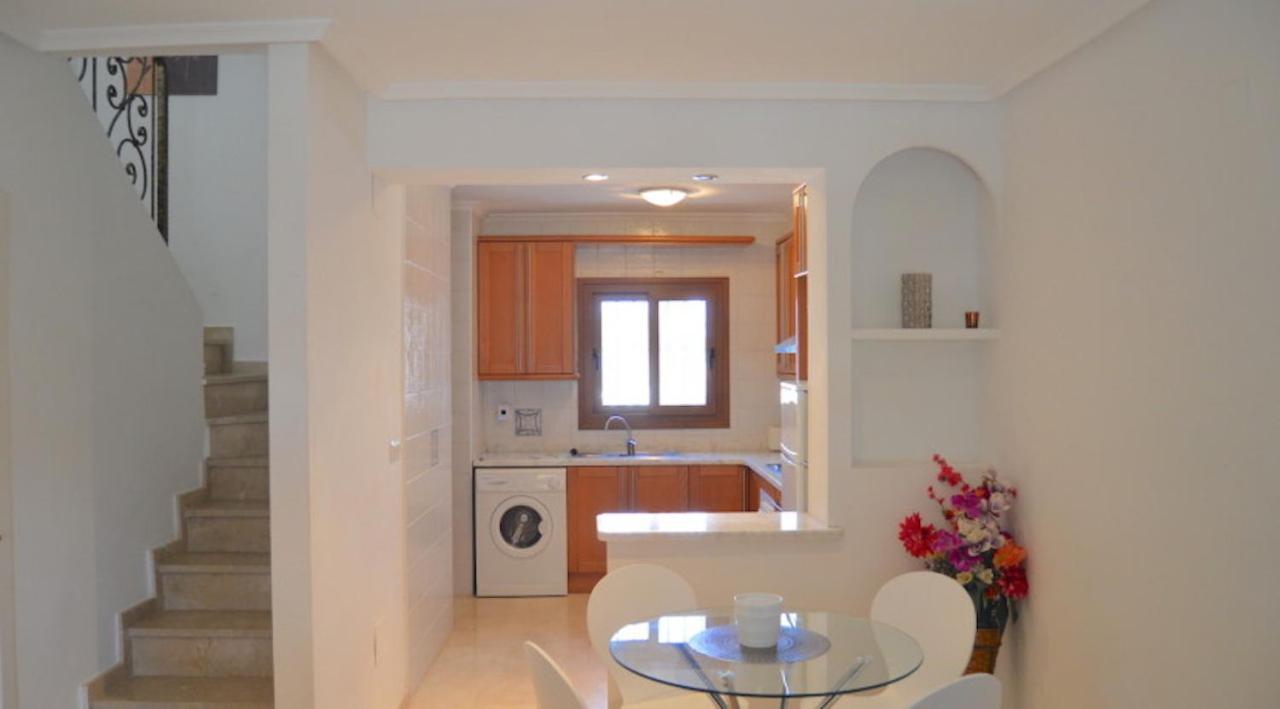Villamartin, Lovely 2 Bed House, Short Walk To The Plaza. Orihuela Exterior foto